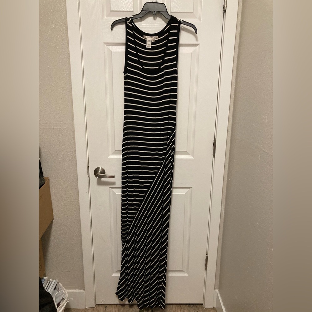*Studio M Black with White Striped Sleeveless Maxi Dress #W